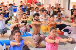 अंतर्राष्ट्रीय योग महोत्सव, परमार्थ निकेतन, 2026 के छठे दिन प्रातःकालीन योग साधना की दिव्य झलकियां*